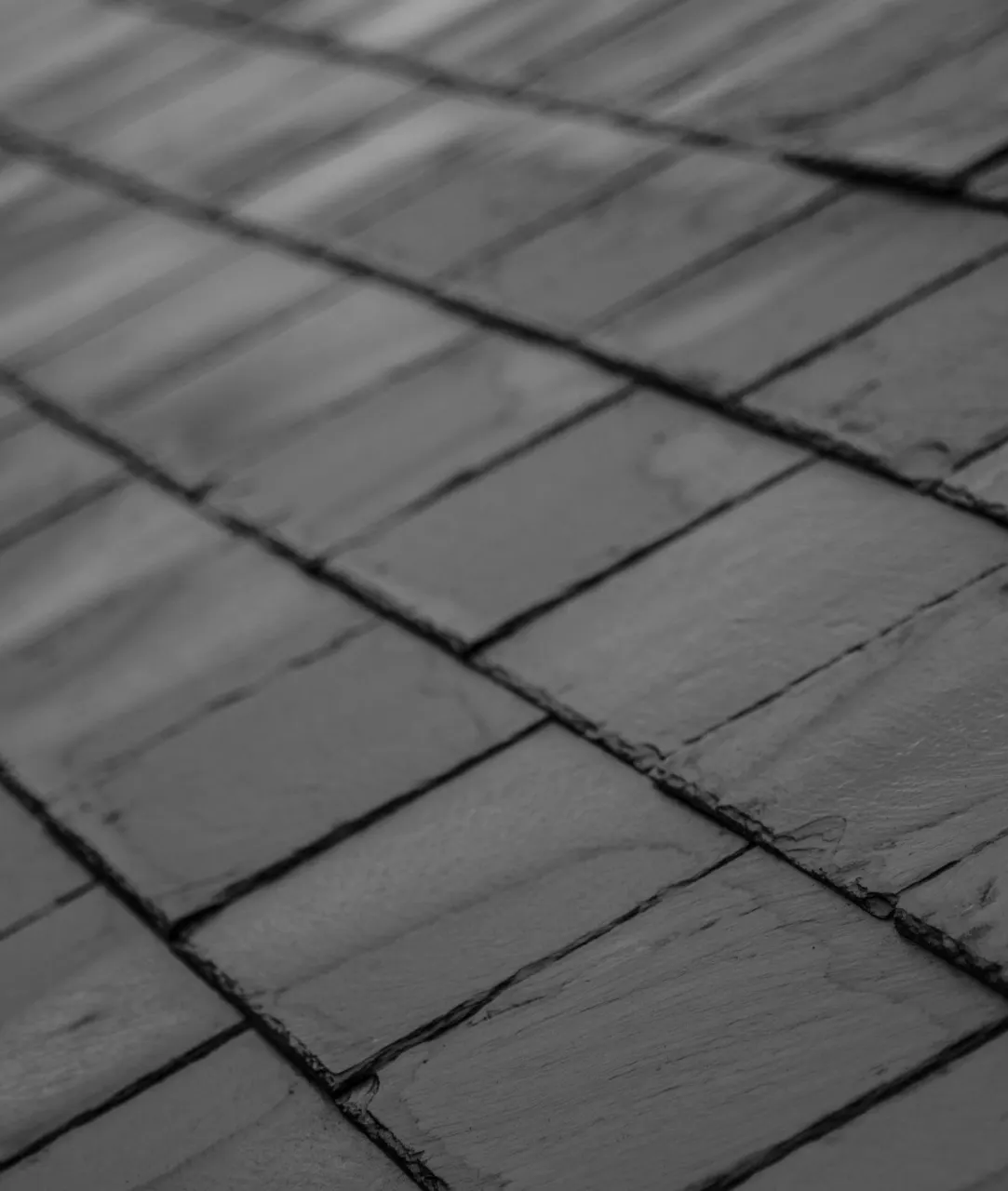 Natural slates laid in courses